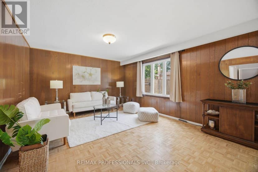 90 Peckham Avenue — photo 16 of 40