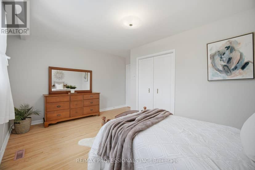 90 Peckham Avenue — photo 28 of 40