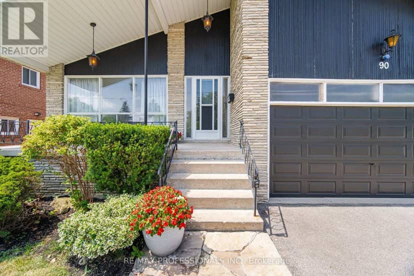 90 Peckham Avenue, Toronto, photo 3