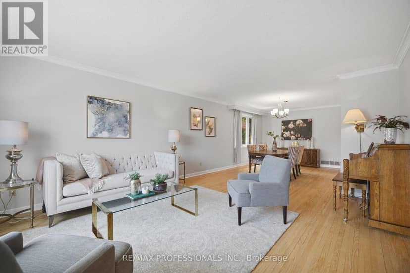 90 Peckham Avenue, Toronto, photo 4