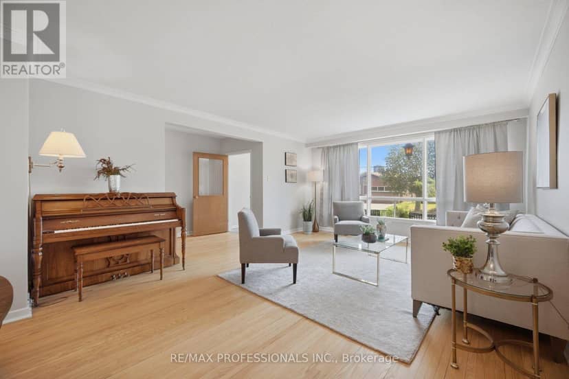 90 Peckham Avenue, Toronto, photo 6