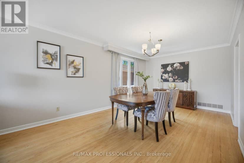 90 Peckham Avenue, Toronto, photo 8