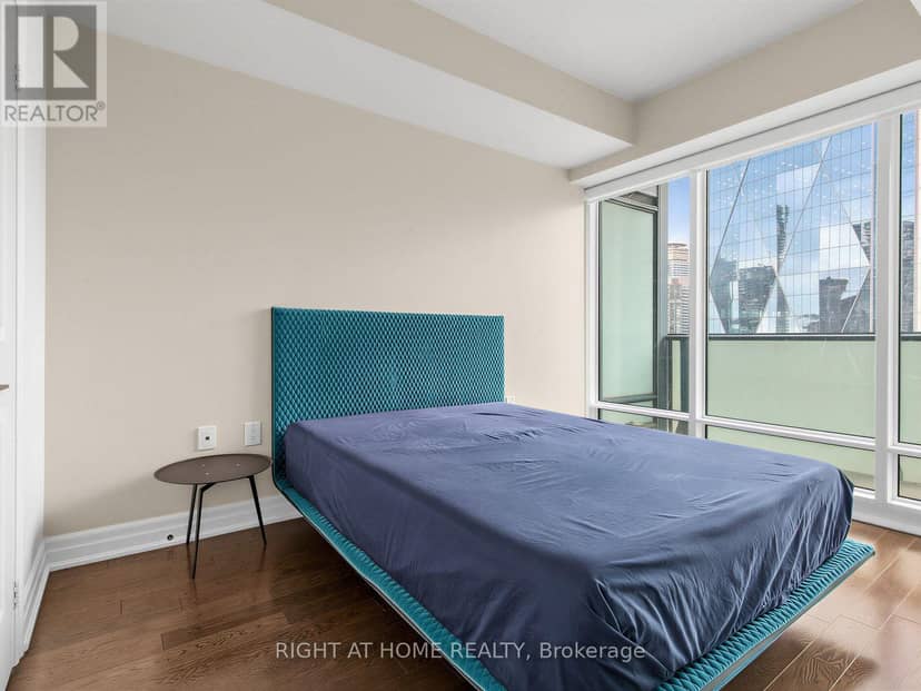 4004 - 8 The Esplanade — photo 15 of 24