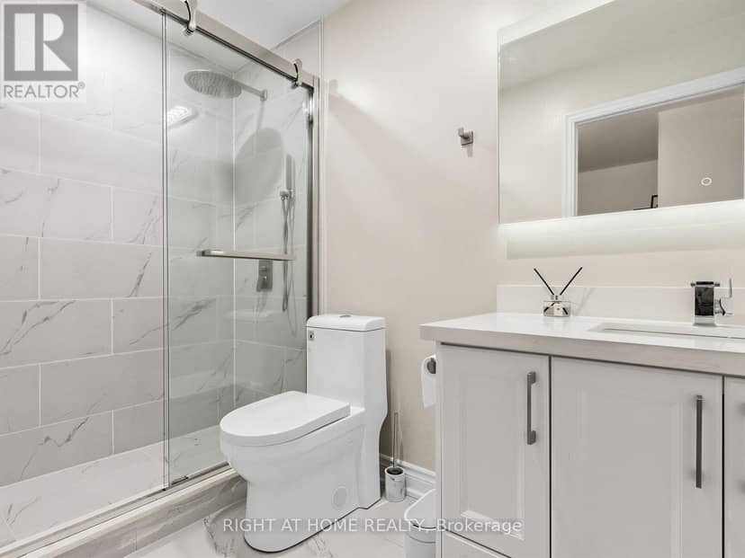 4004 - 8 The Esplanade — photo 17 of 24