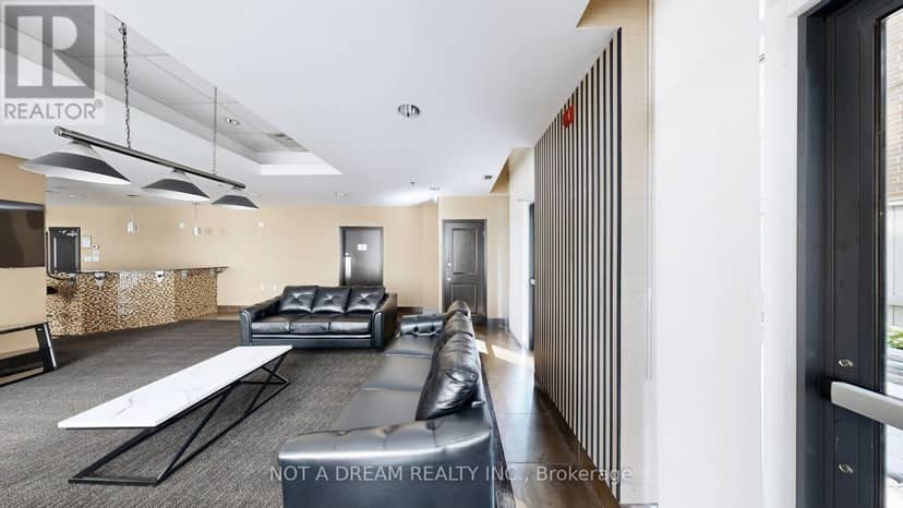 416 - 872 Sheppard Avenue W — photo 10 of 40