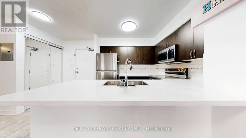 416 - 872 Sheppard Avenue W — photo 21 of 40