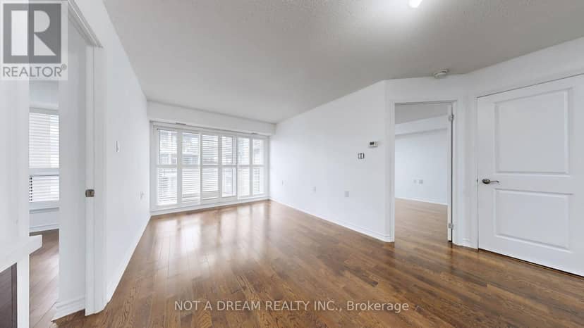 416 - 872 Sheppard Avenue W — photo 24 of 40