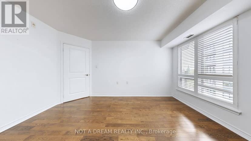 416 - 872 Sheppard Avenue W — photo 34 of 40