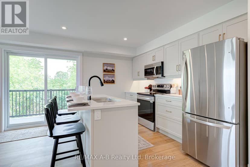 31 - 428 Queen Street W, St. Marys, photo 4