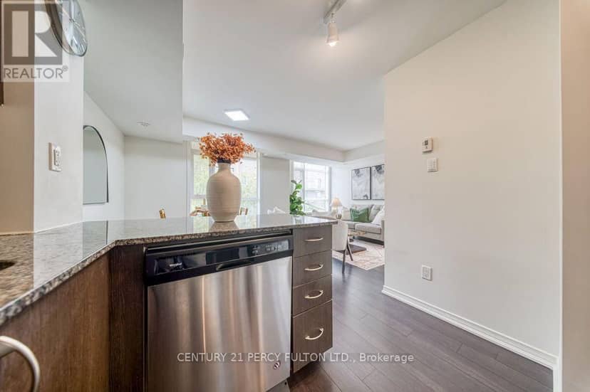 304 - 90 Orchid Place Drive — photo 17 of 40