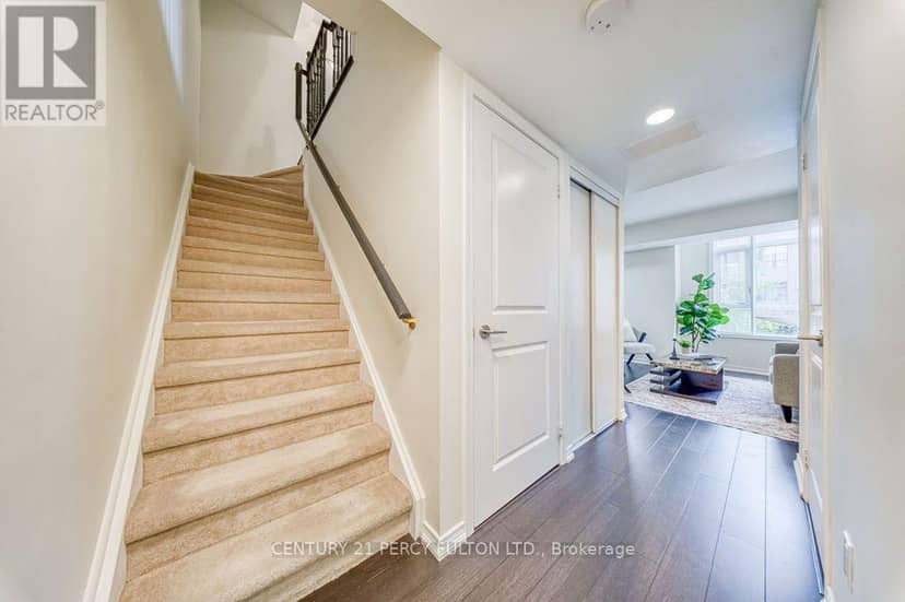 304 - 90 Orchid Place Drive — photo 5 of 40