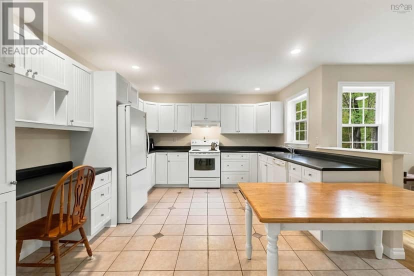 85 Haliburton Crescent — photo 12 of 40