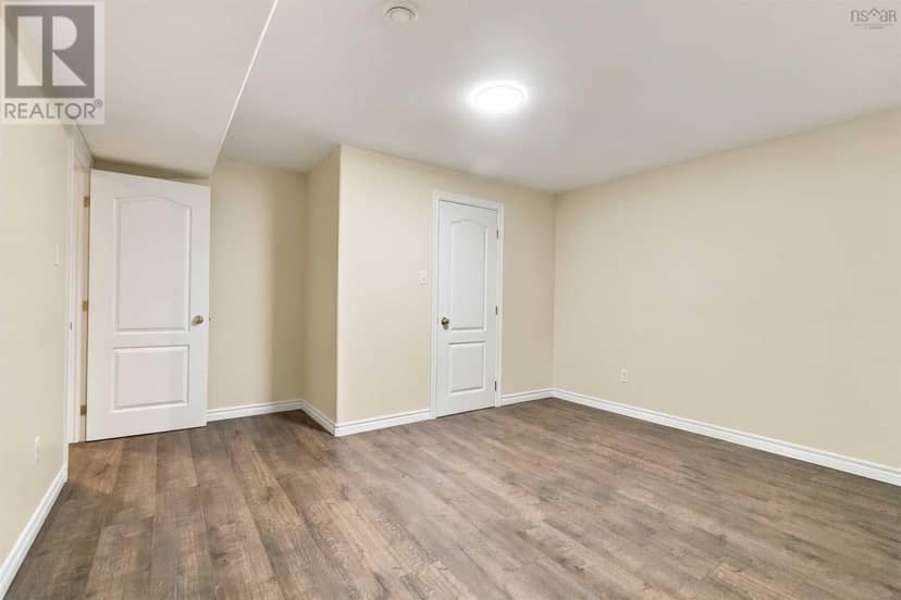 85 Haliburton Crescent — photo 38 of 40