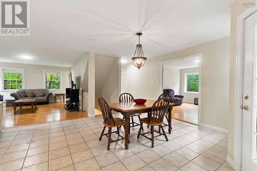 85 Haliburton Crescent — photo 15 of 40