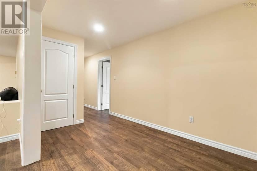 85 Haliburton Crescent — photo 36 of 40