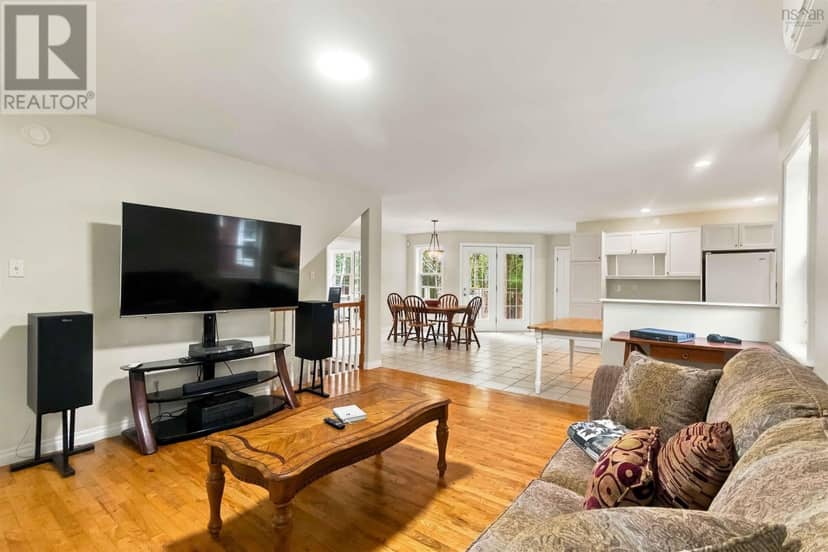 85 Haliburton Crescent — photo 9 of 40