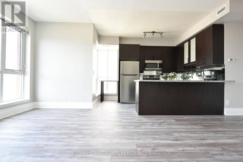 505 - 21 Upper Duke Crescent — photo 10 of 18