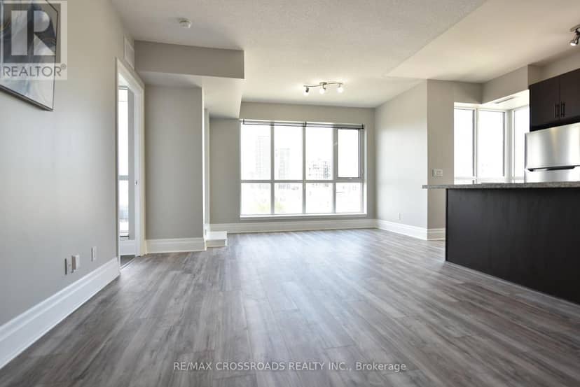 505 - 21 Upper Duke Crescent — photo 8 of 18
