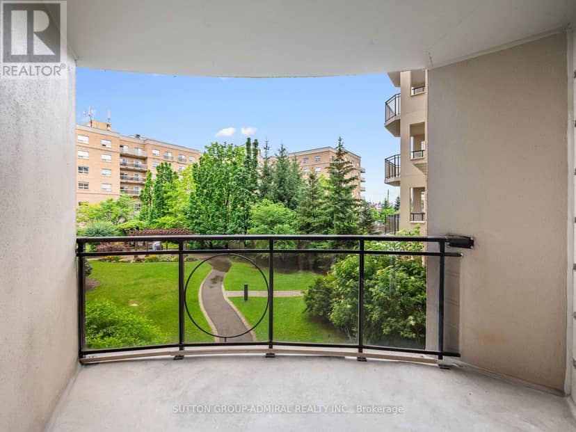 215 - 1 Maison Parc Court — photo 13 of 33