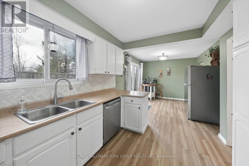 41 Laurentian Lane — photo 13 of 40
