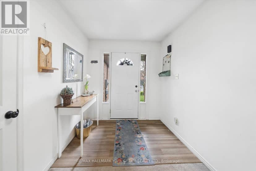 41 Laurentian Lane — photo 3 of 40