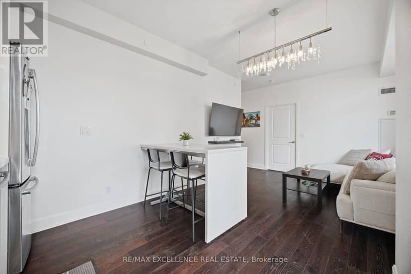 1208 - 33 Shore Breeze Drive — photo 14 of 40