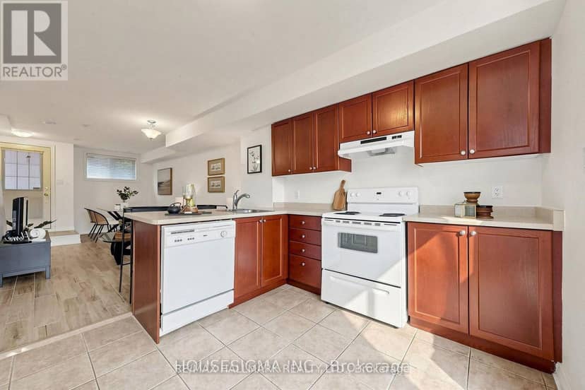 106 - 870 Jane Street — photo 10 of 26