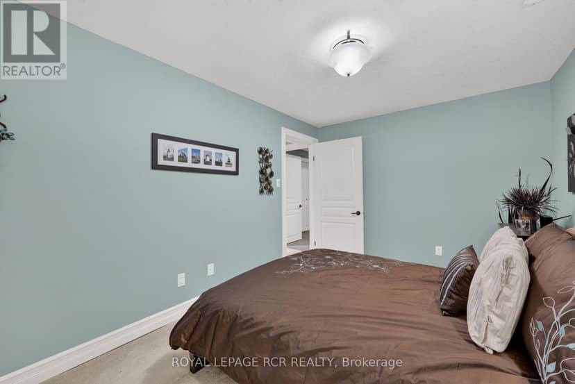 60 Holmes Drive — photo 24 of 37