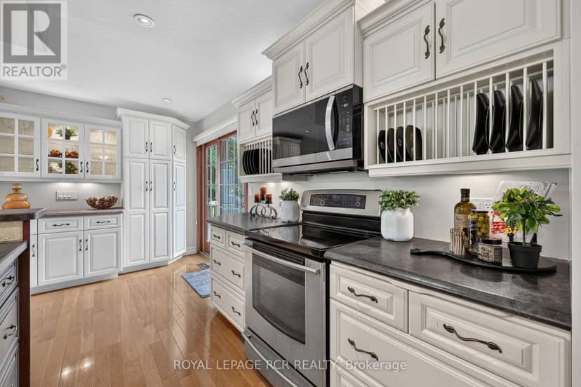 60 Holmes Drive — photo 7 of 37