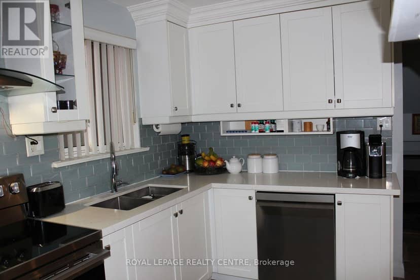 2385 Padstow Crescent — photo 22 of 31