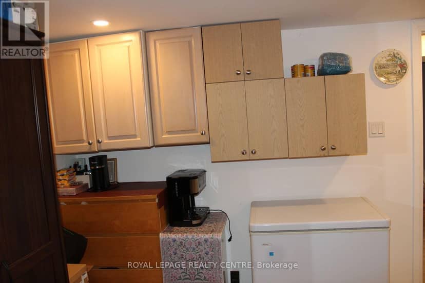 2385 Padstow Crescent — photo 23 of 31