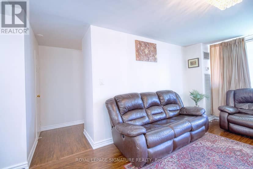503 - 3590 Kaneff Crescent — photo 13 of 30