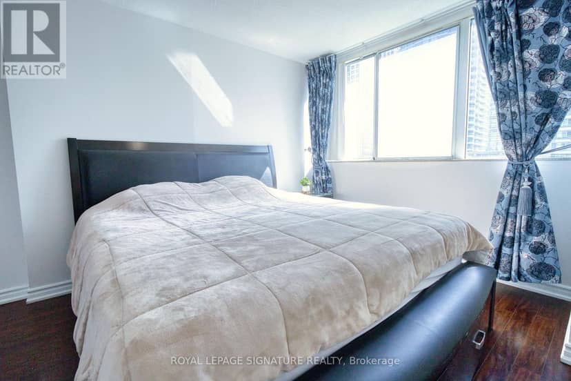 503 - 3590 Kaneff Crescent — photo 23 of 30
