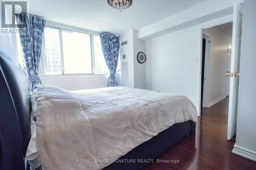 503 - 3590 Kaneff Crescent — photo 24 of 30