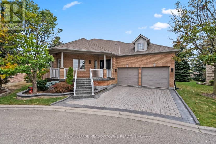 30 Orchard Park Gate — photo 1 of 40