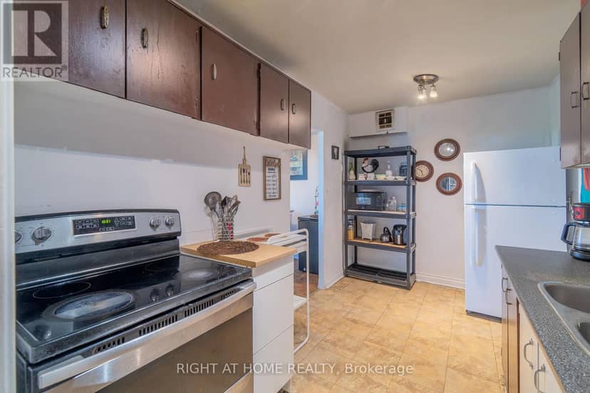608 - 335 Driftwood Avenue — photo 16 of 33