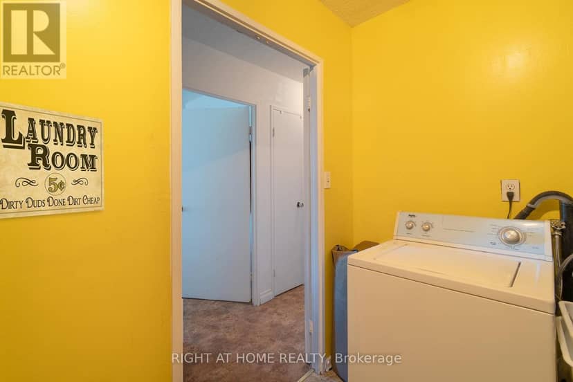 608 - 335 Driftwood Avenue — photo 30 of 33