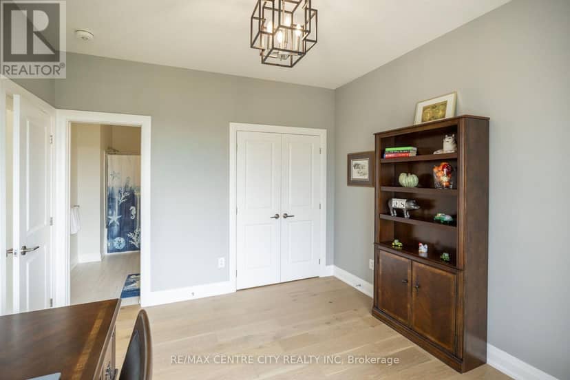 2181 Lockwood Crescent — photo 31 of 40