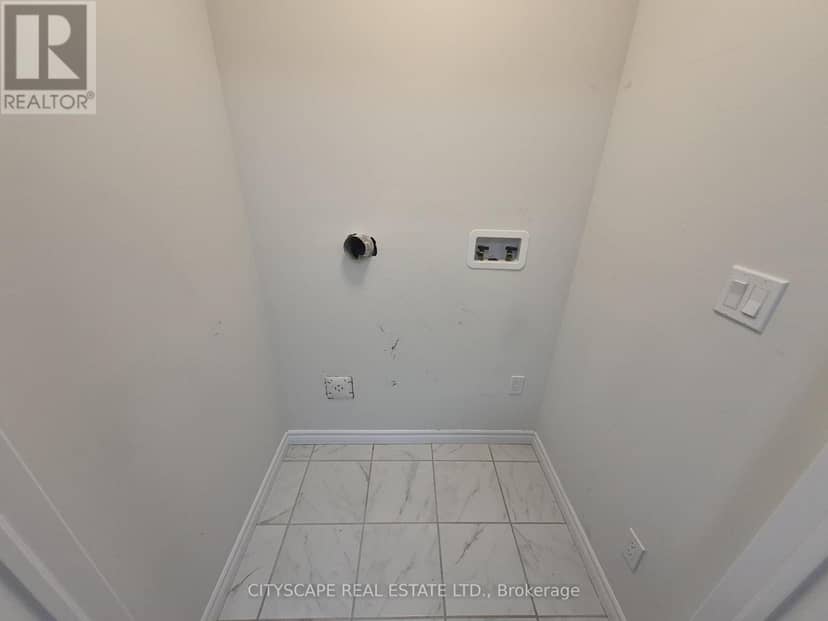 16 - 125 Hollybrook Trail — photo 7 of 27