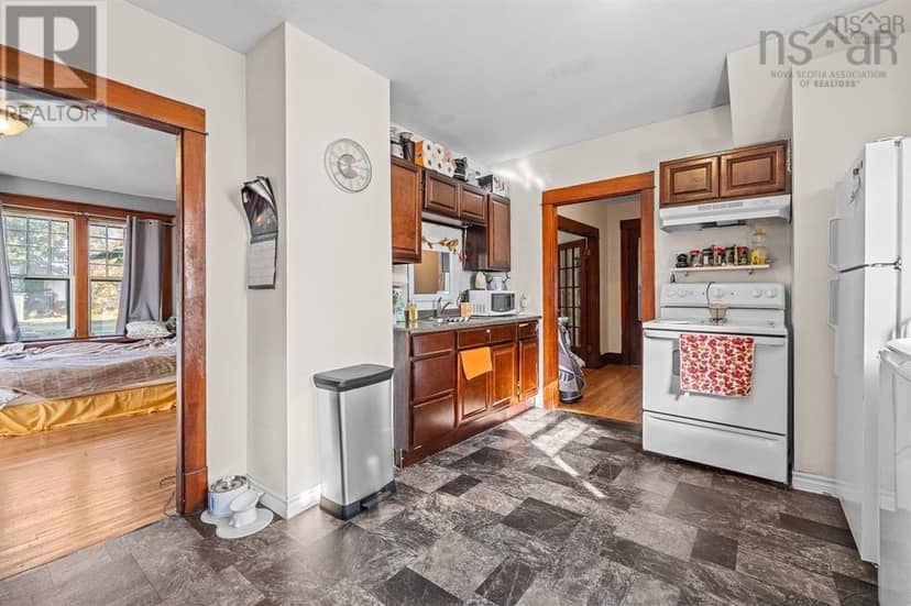 217-219 Albert Street — photo 12 of 32