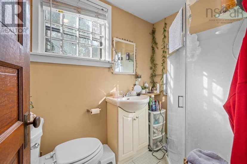 217-219 Albert Street — photo 16 of 32