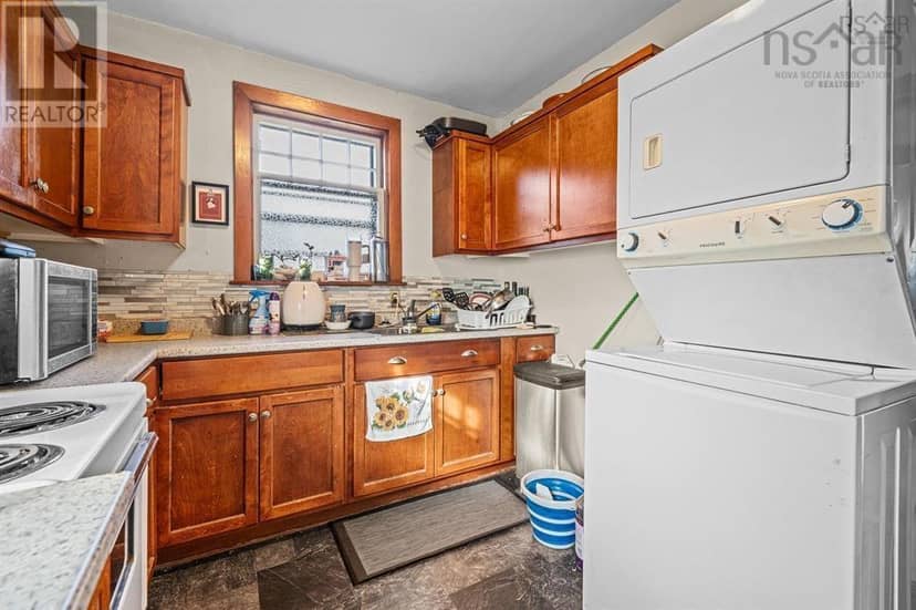 217-219 Albert Street — photo 23 of 32