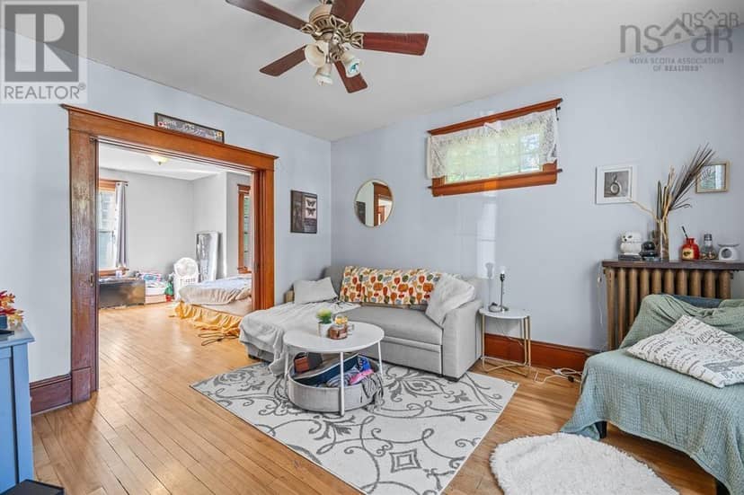 217-219 Albert Street, New Glasgow, photo 6