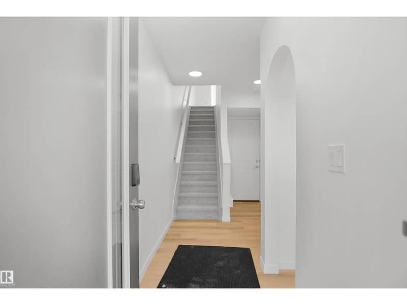 2714 Alces WY SW, Edmonton, photo 2
