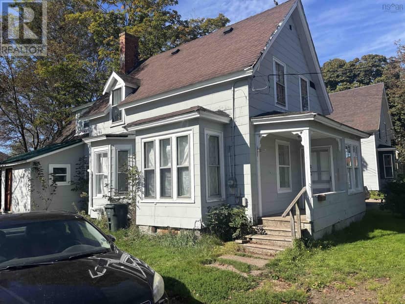 93 Church Street, Amherst