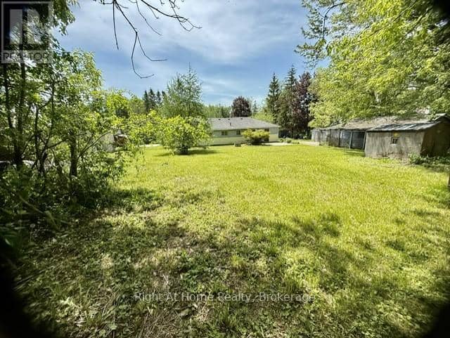 118 Percy Crescent — photo 10 of 14