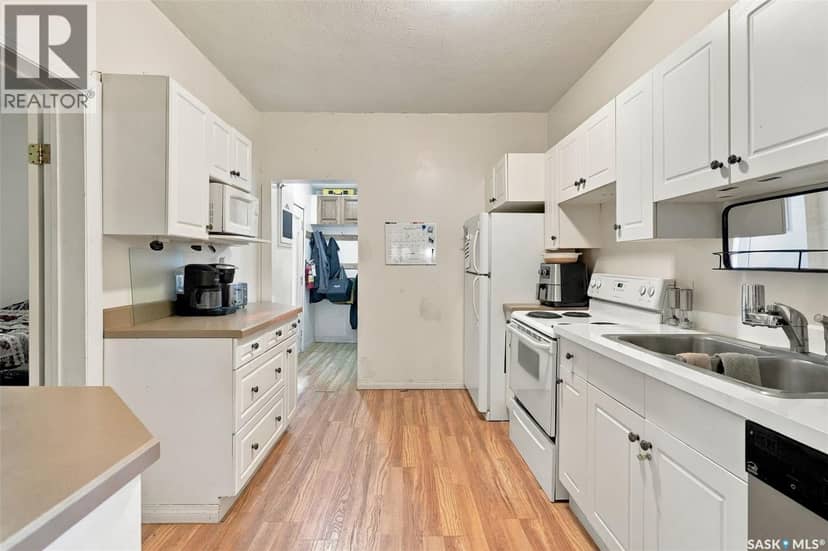 2100 Lindsay STREET — photo 11 of 40