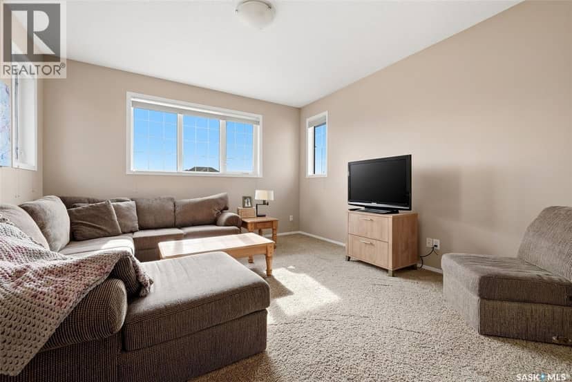 8097 Wascana Gardens Crescent — photo 19 of 40