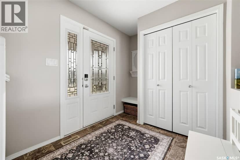 8097 Wascana Gardens Crescent, Regina, photo 2