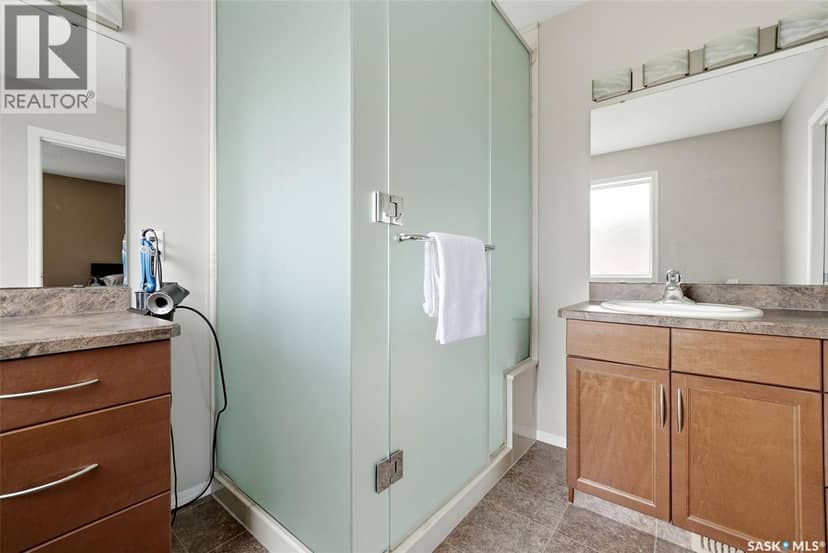 8097 Wascana Gardens Crescent — photo 25 of 40